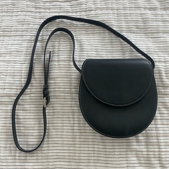 Hunting Season Small Saddle Bag Black with contrast stitching - Picture 2 of 9